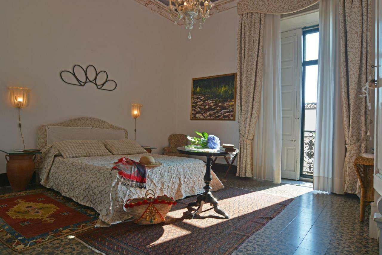 B&B Di Charme Camelie Palazzo Nicotra Riposto Zewnętrze zdjęcie